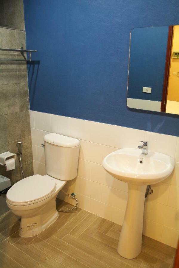 S'Prima Hostel Phitsanulok Exterior foto